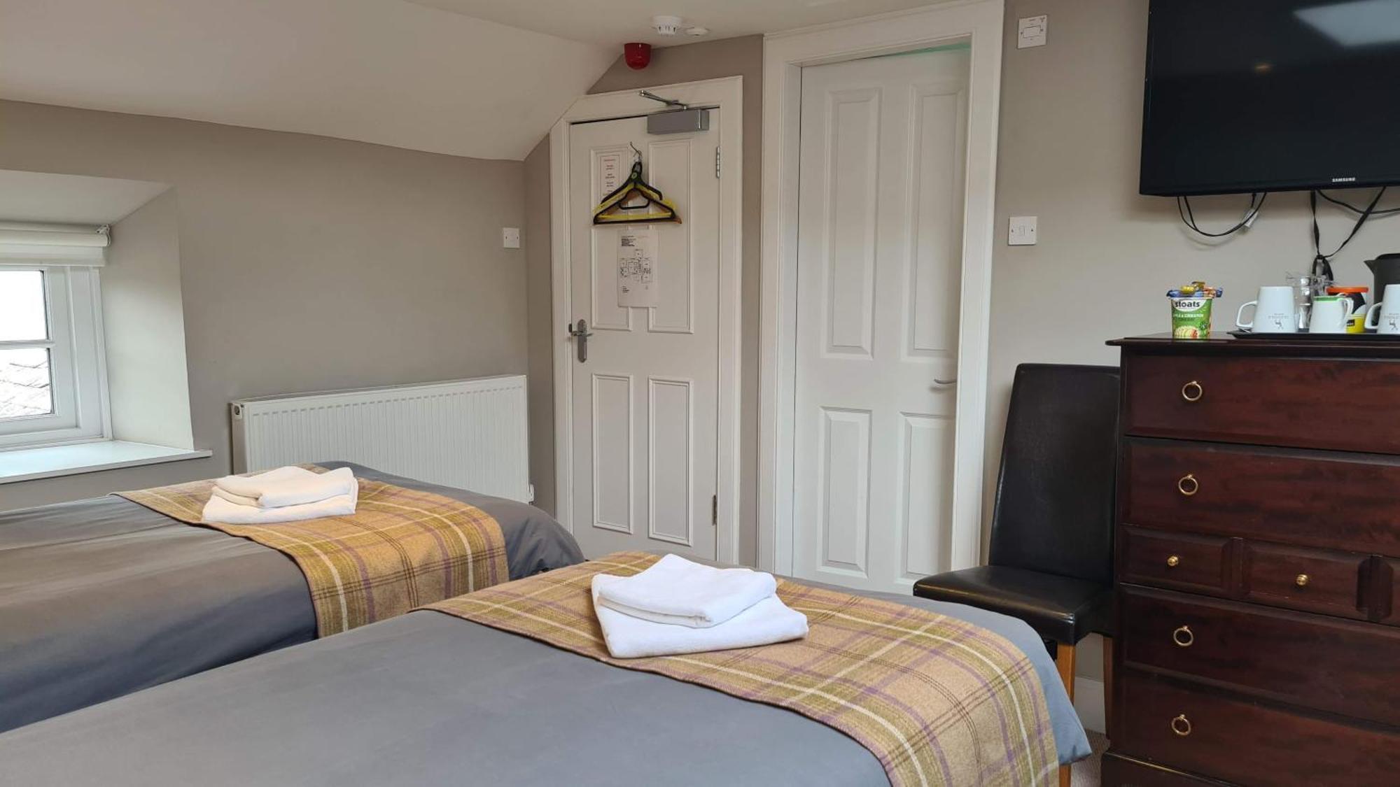 Glenisla Hotel ブレアゴーリー エクステリア 写真